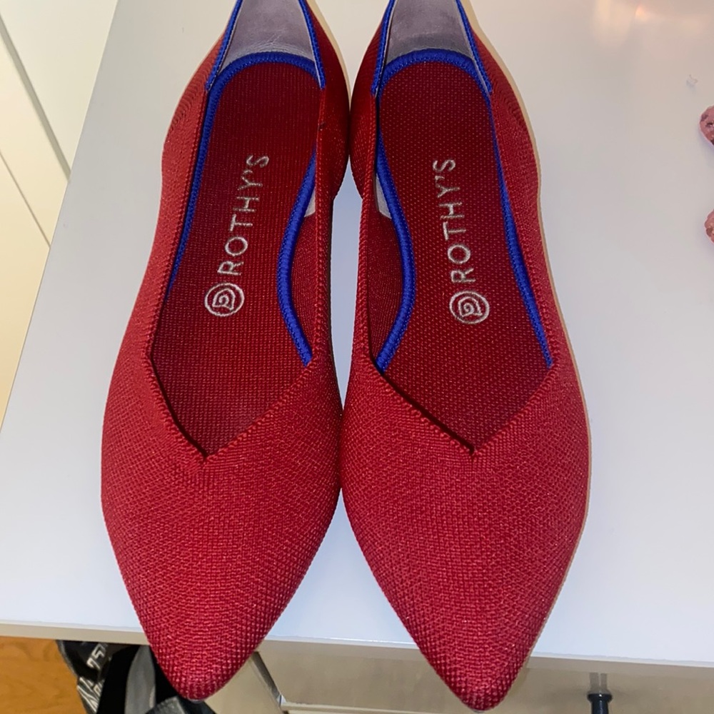 New never been worn Red Rothy flats